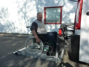 Plateforme élévatrice fauteuil roulant personnalisée