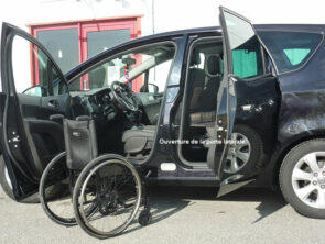 D136 | Bras robot en porte latérale