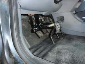 D133 | Rallonge des pédales (embrayage, frein et accélérateur)