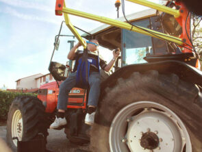 Bras télécommandé avec ancrage arrière