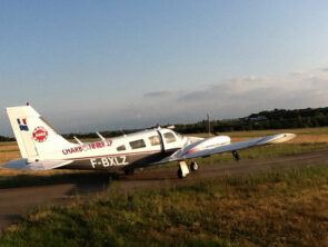 TRANSFERT DE LA PERSONNE HANDICAPEE A L'INTERIEUR D'UN AVION LEGER